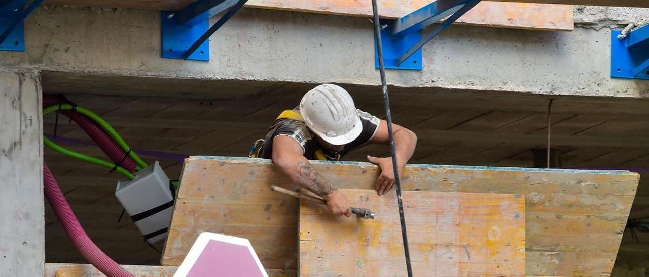Un trabajador en una obra.