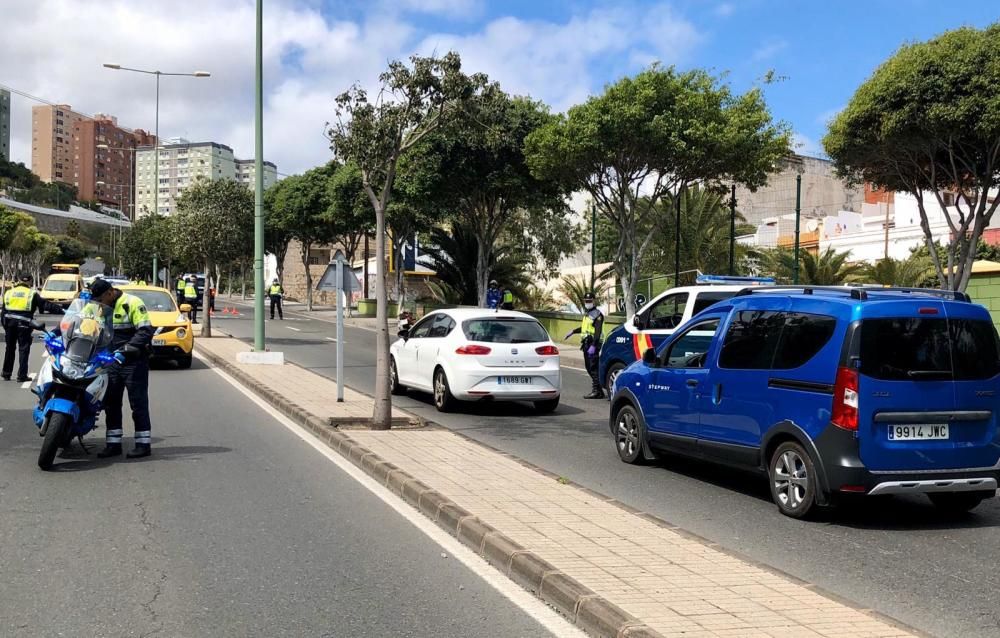 Crisis del Coronavirus | Controles conjuntos de Policía Nacional y Policía Local en Las Palmas de Gran Canaria