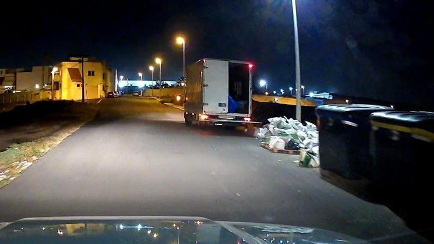 Pillado el presunto camión que dejó escombros en Telde