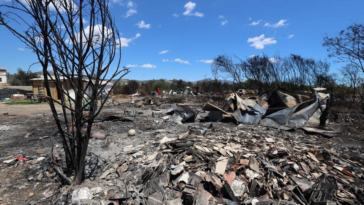 Desolación en la cuadra Borriolenc tras el incendio, un día después