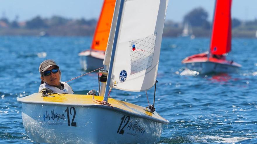 Guanyar títols i viure en un veler al Port de Roses tenint esclerosi múltiple