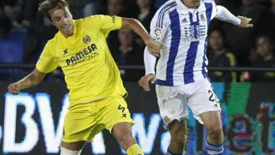 El medio del Villarreal, Tomás Pina.