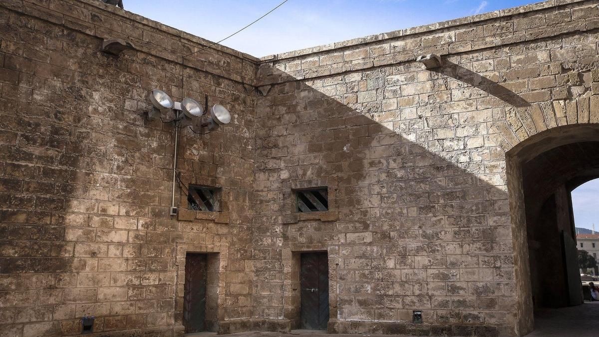Muralla de Ses Voltes.