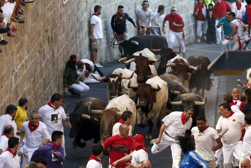 Fotogalería del sexto encierro de San Fermín