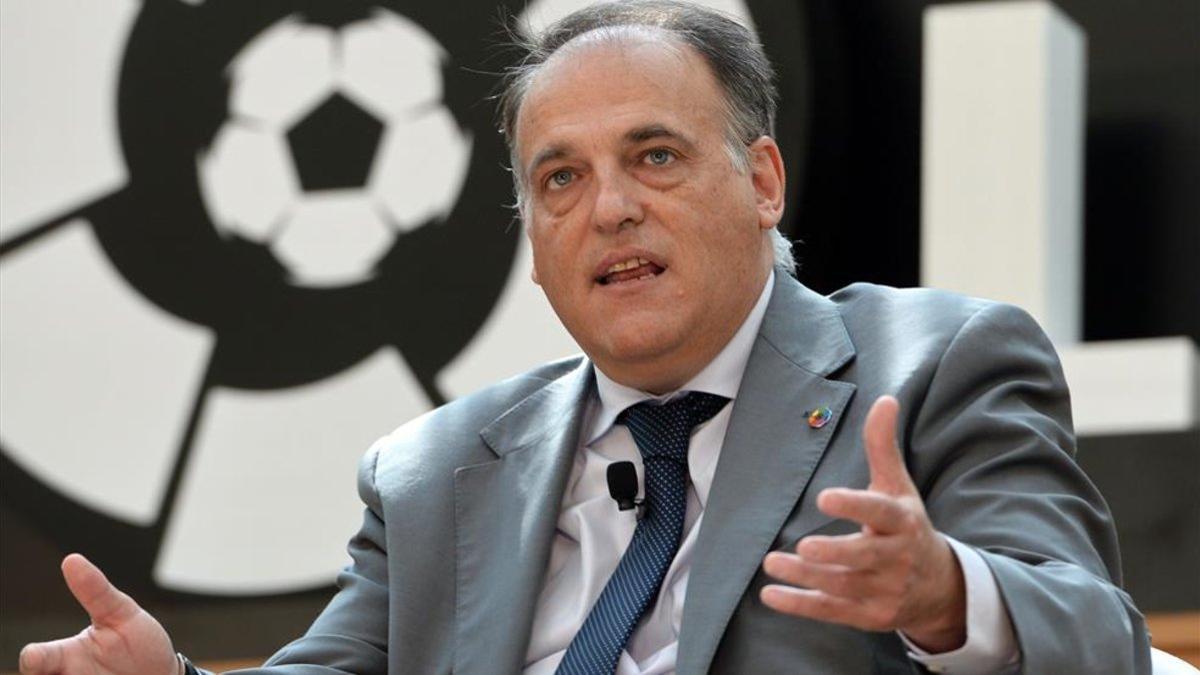 Javier Tebas se resiste a suspender LaLiga por el coronavirus