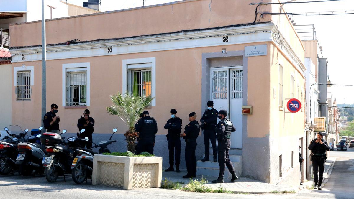 Operatiu de la Guàrdia Civil en un domicili de Vilanova i la Geltrú per difondre contingut jihadista