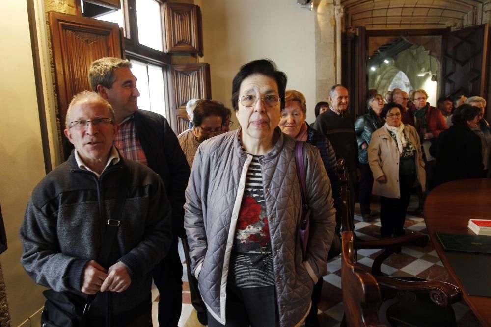 Vecinos de Morella, de visita en el Palau de la Generalitat