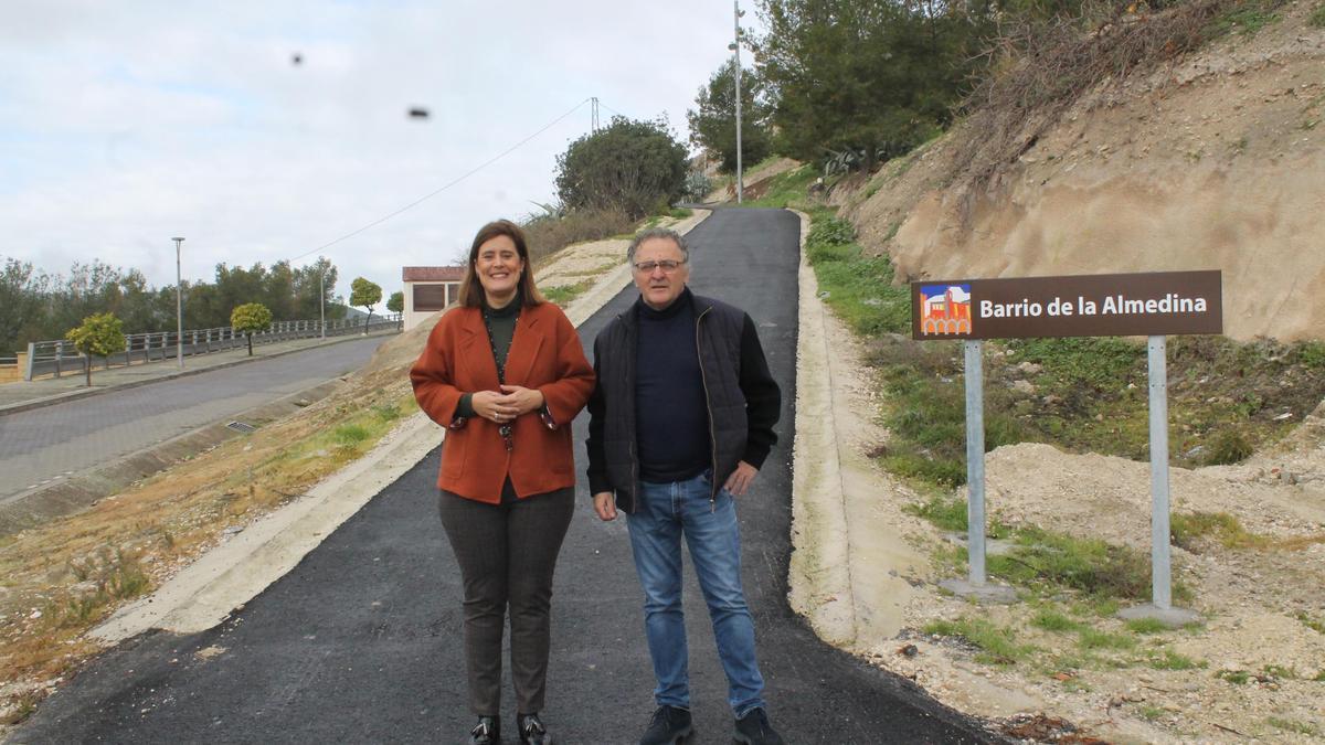 Cristina Piernagorda y Ramón Martín posan en la zona de Ladera Sur.