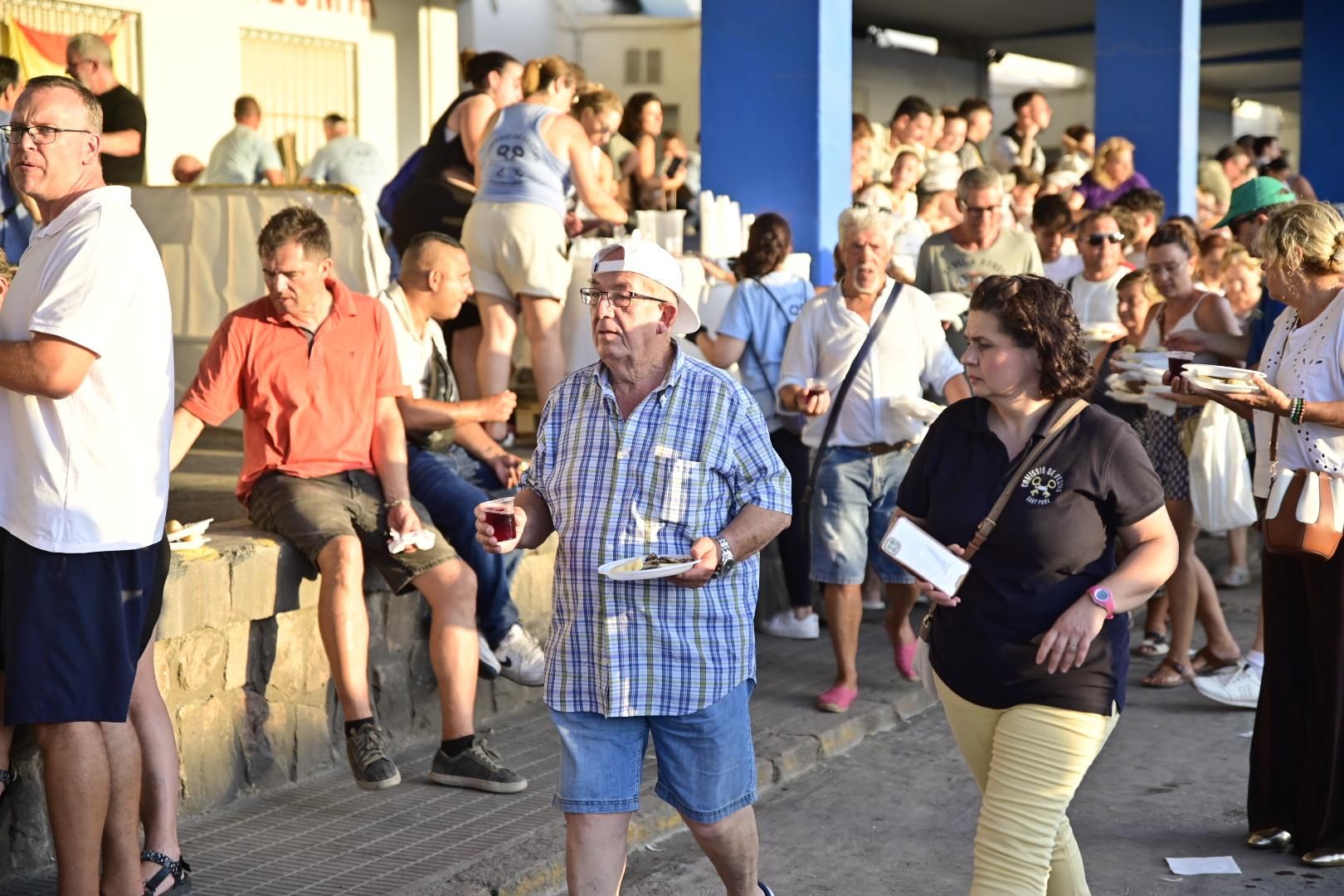 Galería | Torrà de sardinas en el Grau en Sant Pere