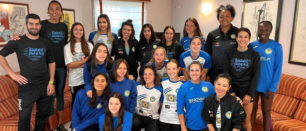 Componentes del equipo femenino del Surco Lucena.