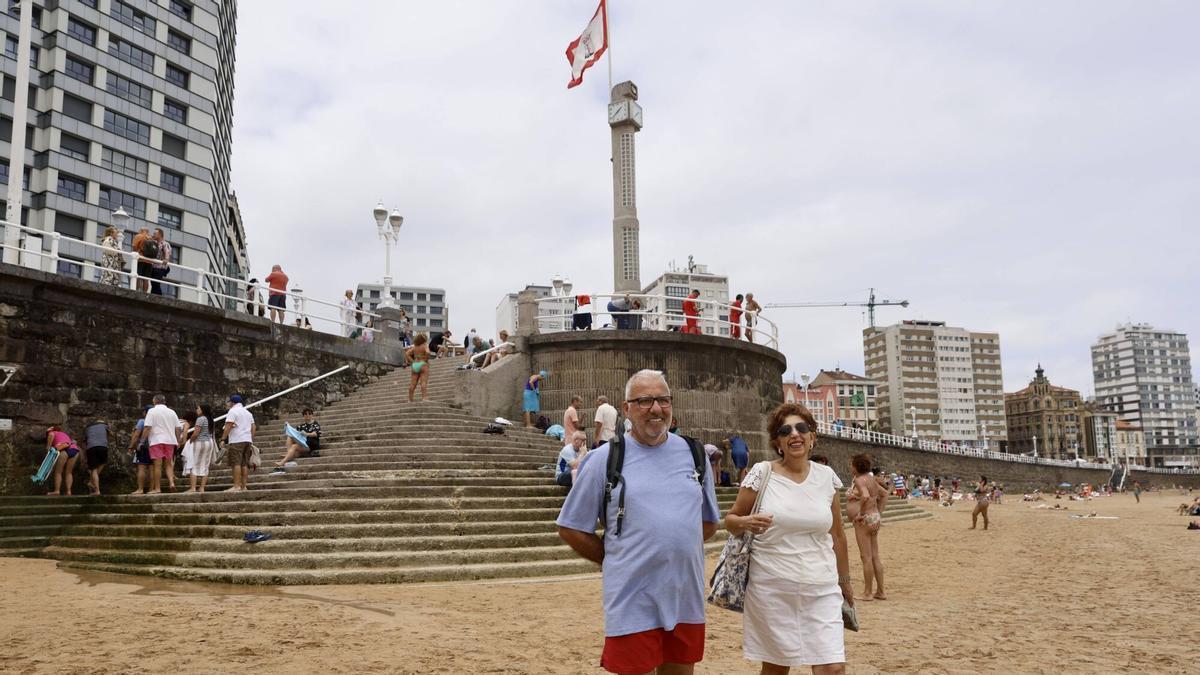 Vídeo: Los asiduos de La Escalerona de Gijón aplauden el plan de restauración que impulsará el Ayuntamiento: "Le hace falta un lavado de cara"