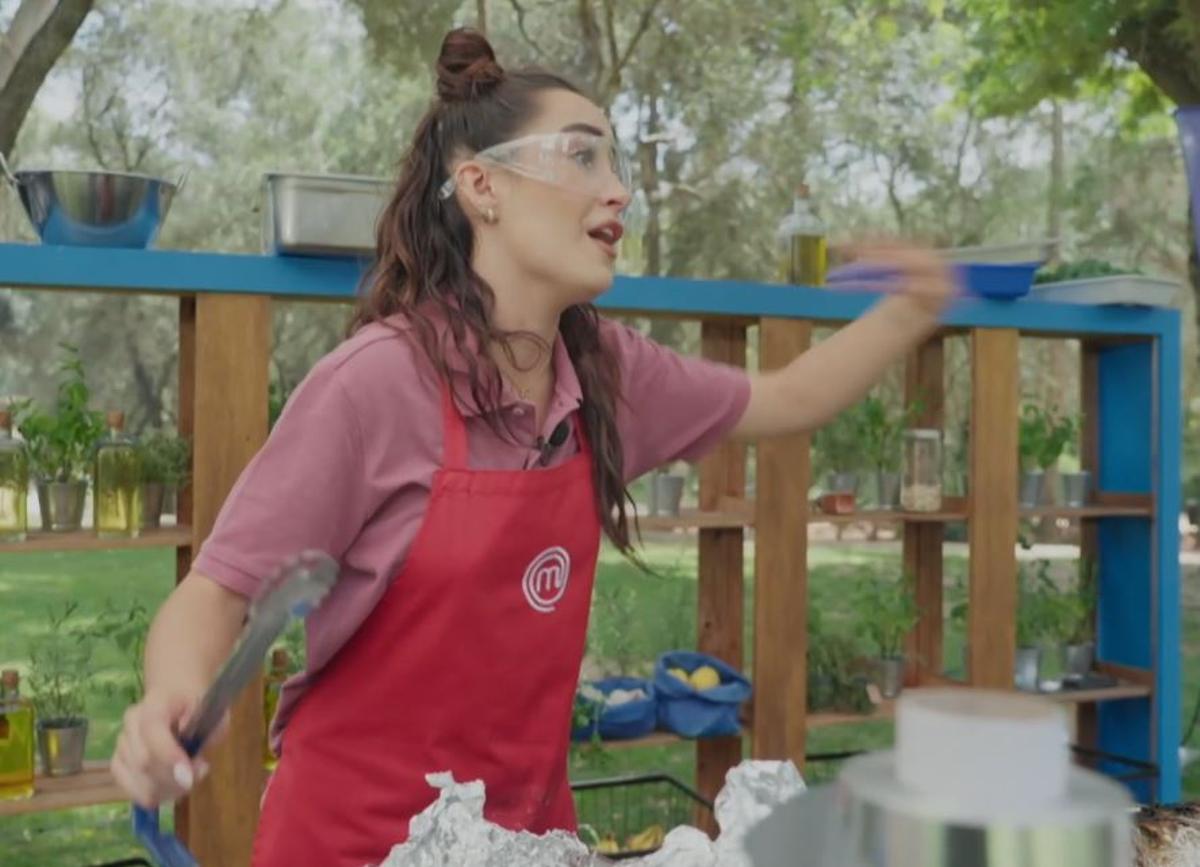 Marina Rivers durante el cocinado de la prueba exterior en Portugal.