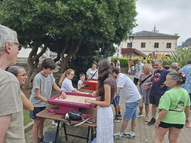En imágenes: El "Día de Asturias" anima la fiesta en Vegadeo