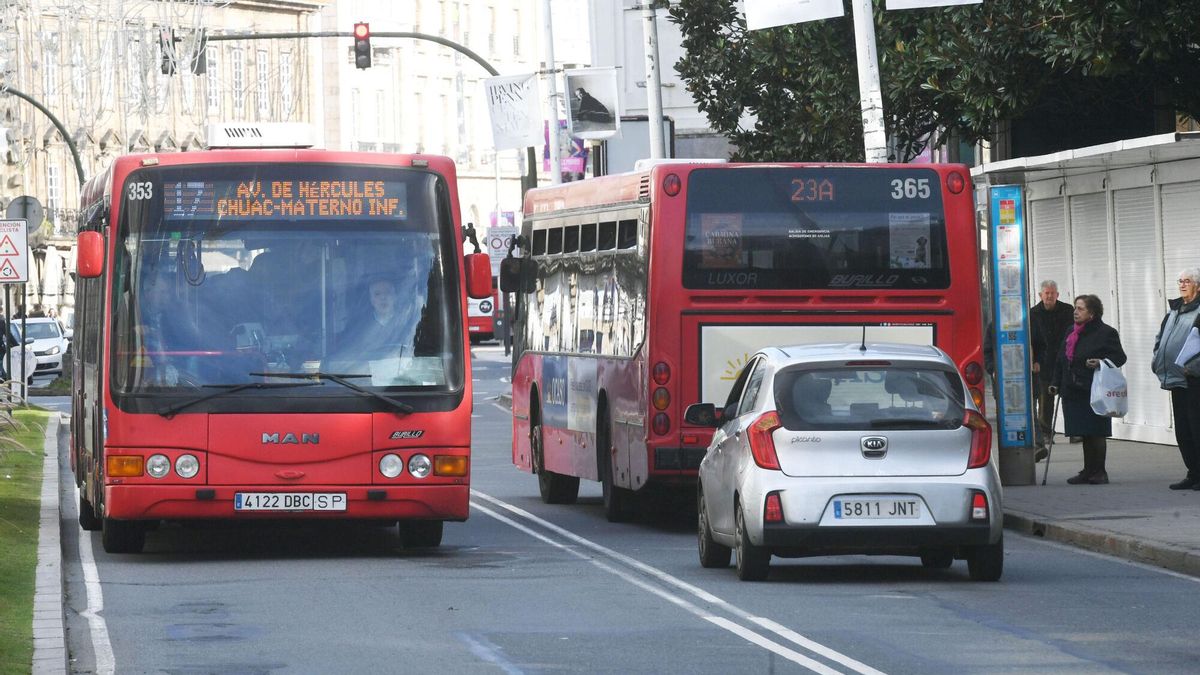 Autobuses de Tranvías circulando por la ciudad