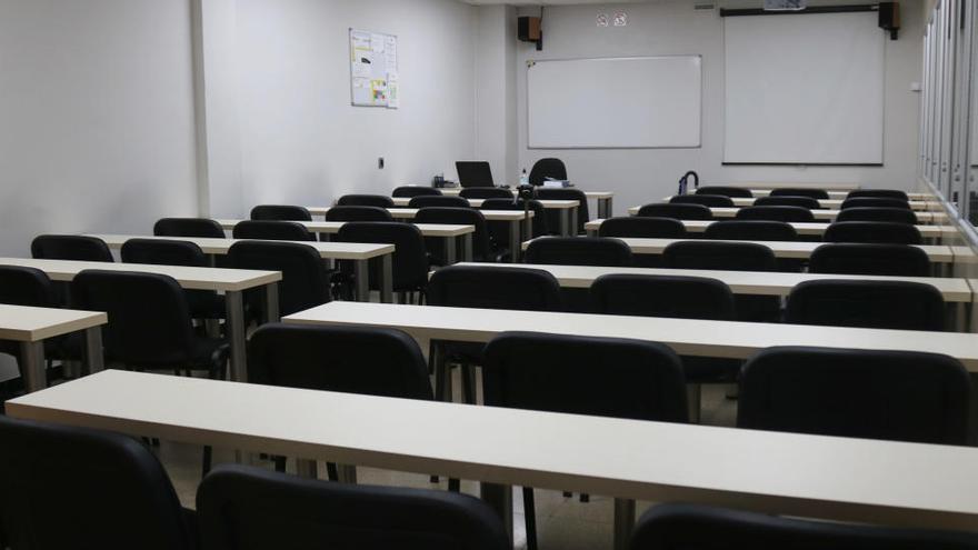 Aula buida de l&#039;acadèmia Òrbita Gironina