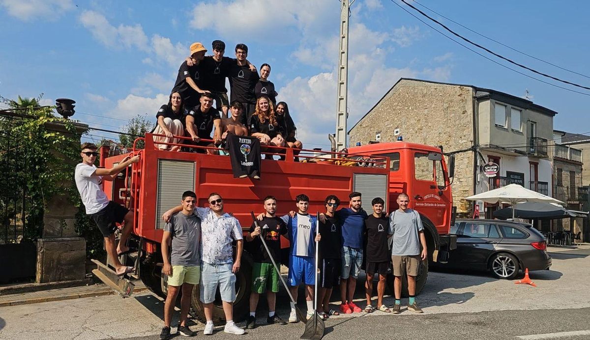 El foc de Jarilla queda estabilitzat després de calcinar 17.300 hectàrees El foc de Jarilla queda estabilitzat després de calcinar 17.300 hectàrees