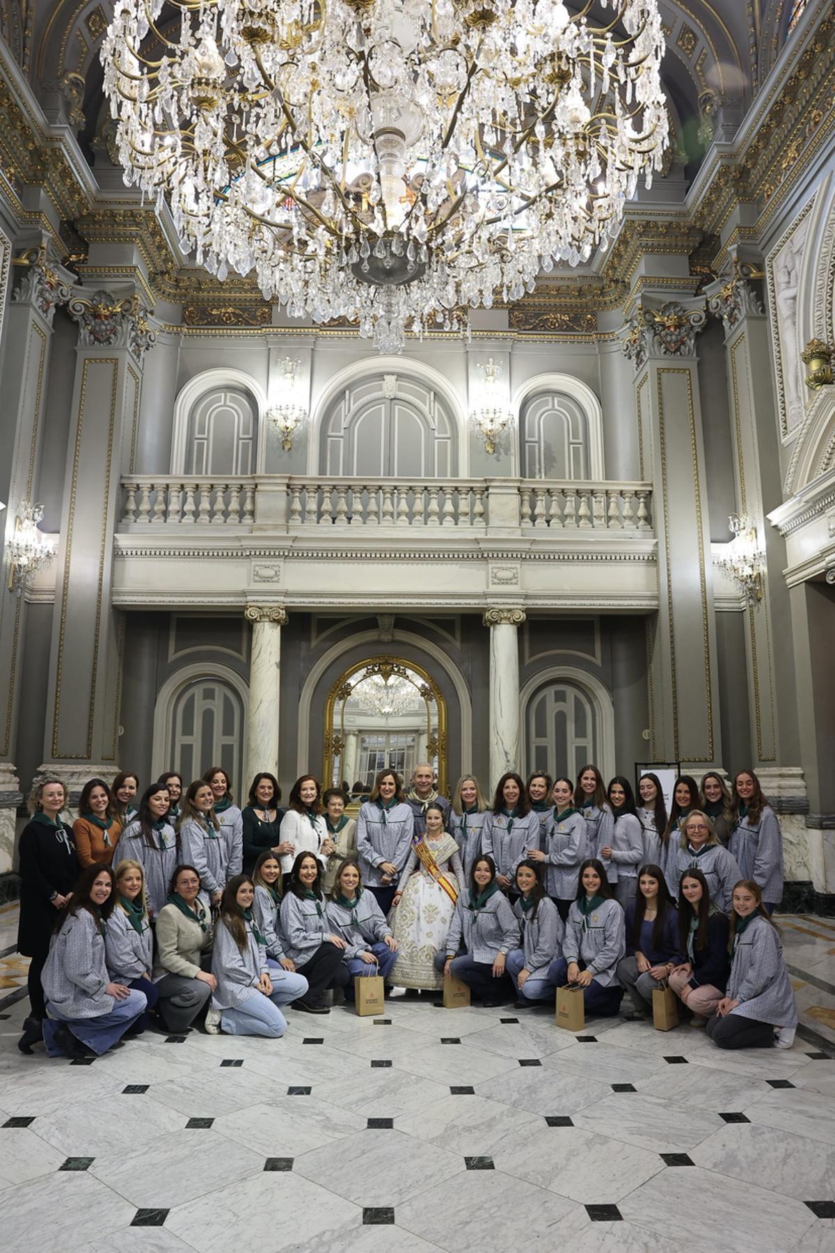 Catalá recibe a las Falleras Mayores Infantiles de Valéncia de la historia