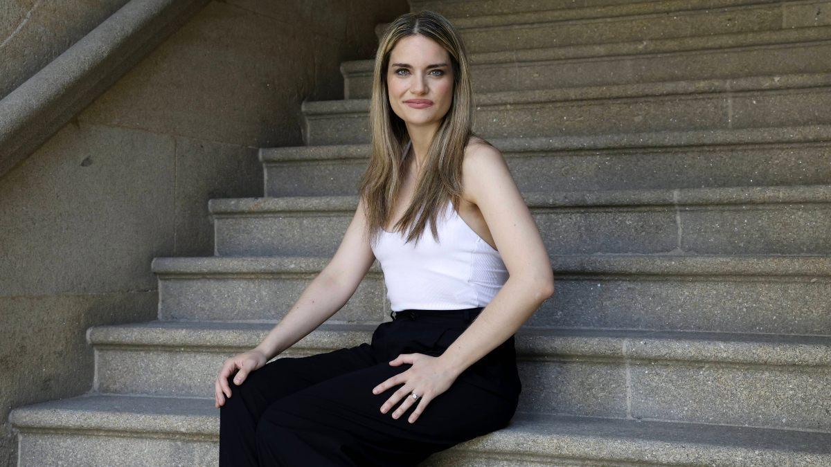 Isabel Dobarro, premiada pianista compostelana, en el Hostal dos Reis Católicos.