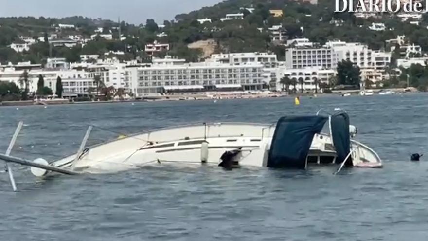 Un velero de once metros de eslora se hunde en la bahía de Talamanca