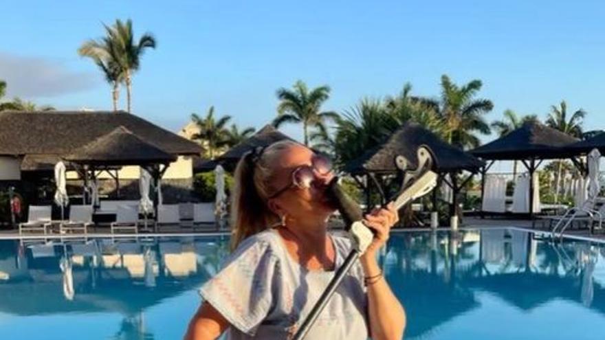 Belén Esteban disfruta de sus vacaciones en Tenerife