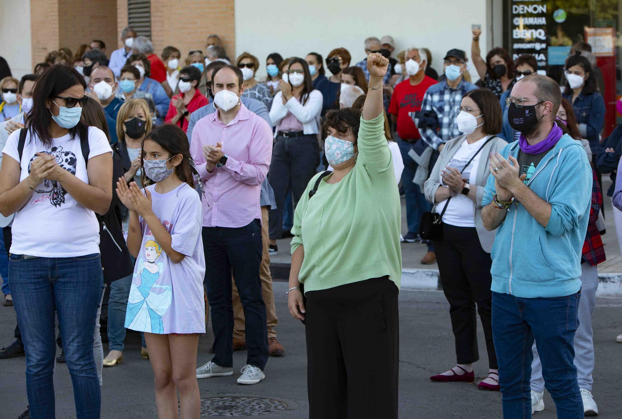 Manifestación en el Port de Sagunt por el asesinato machista de Soledad.