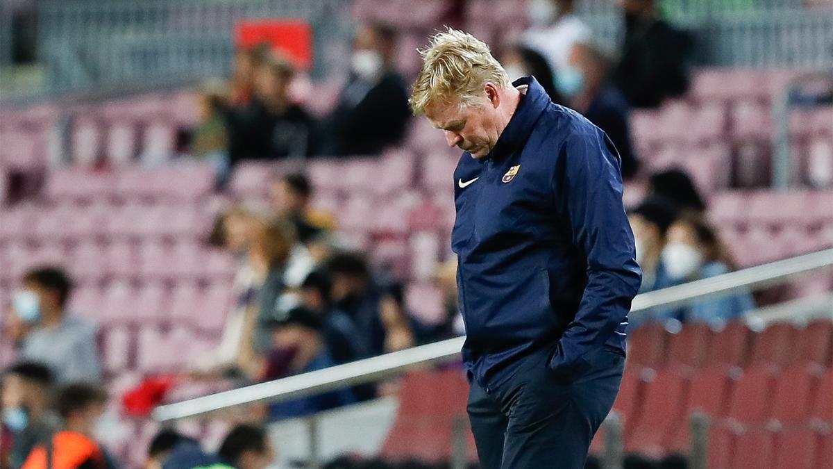 Koeman, durante el partido ante el Granada