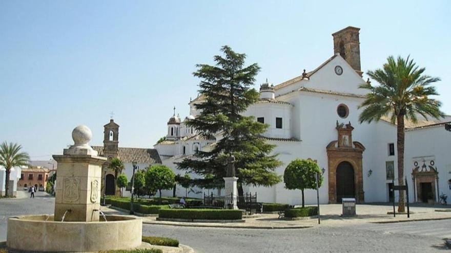 El antropólogo Salvador Rodríguez Becerra publica un estudio sobre el convento de San Francisco de Palma del Río