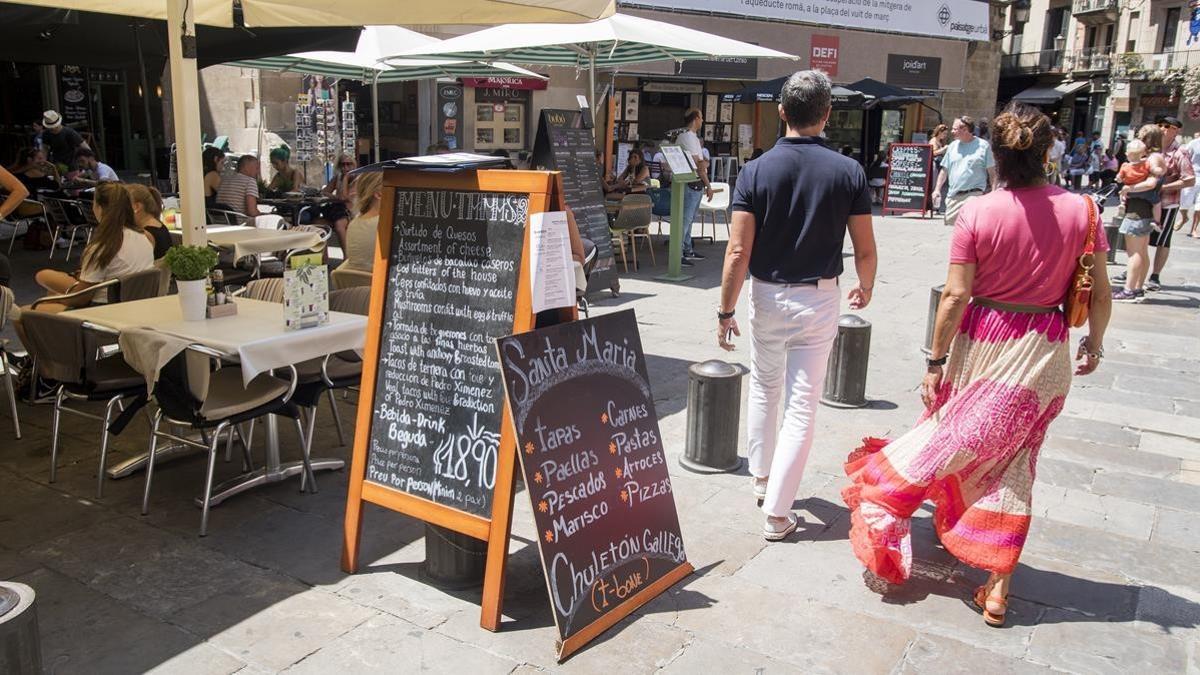 Terrazas en la plaza de Santa Maria.