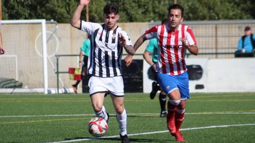 Sergi Montoliu, del Castellón B, fue autor de dos tantos.