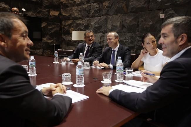 06/07/2016.CANARIAS.El presidente del Gobierno de Canarias, Fernando Clavijo, se reúne con los alcaldes de Las Palmas, Santa Cruz, La Laguna y Telde