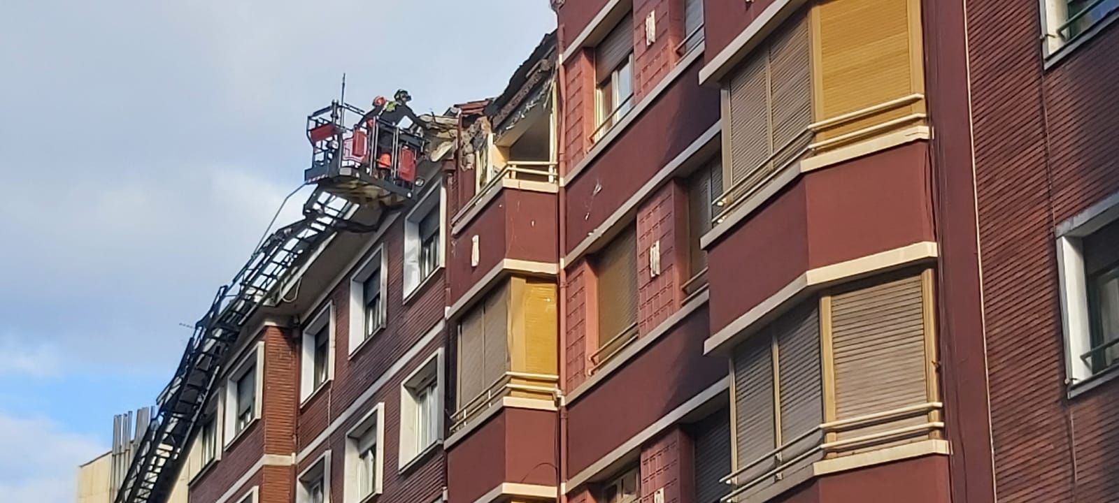 Derrumbe en calle Luanco de Gijon (3).jpg