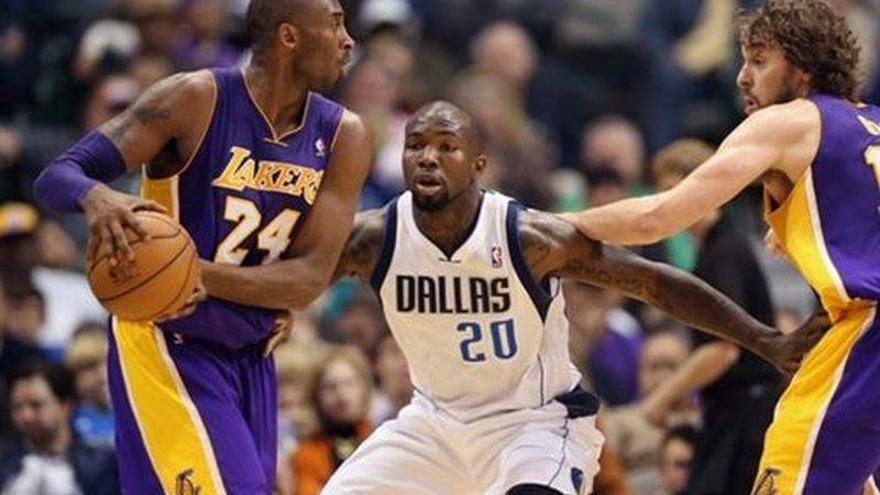 Los Lakers reaccionan y destrozan a los Mavericks