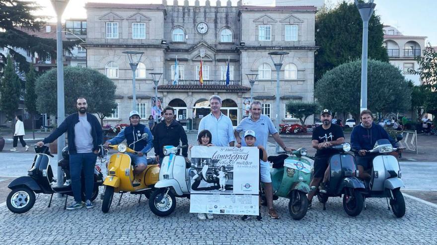 Los forofos de las Vespas y Lambretas se citan en la Festa do Marisco de O Grove