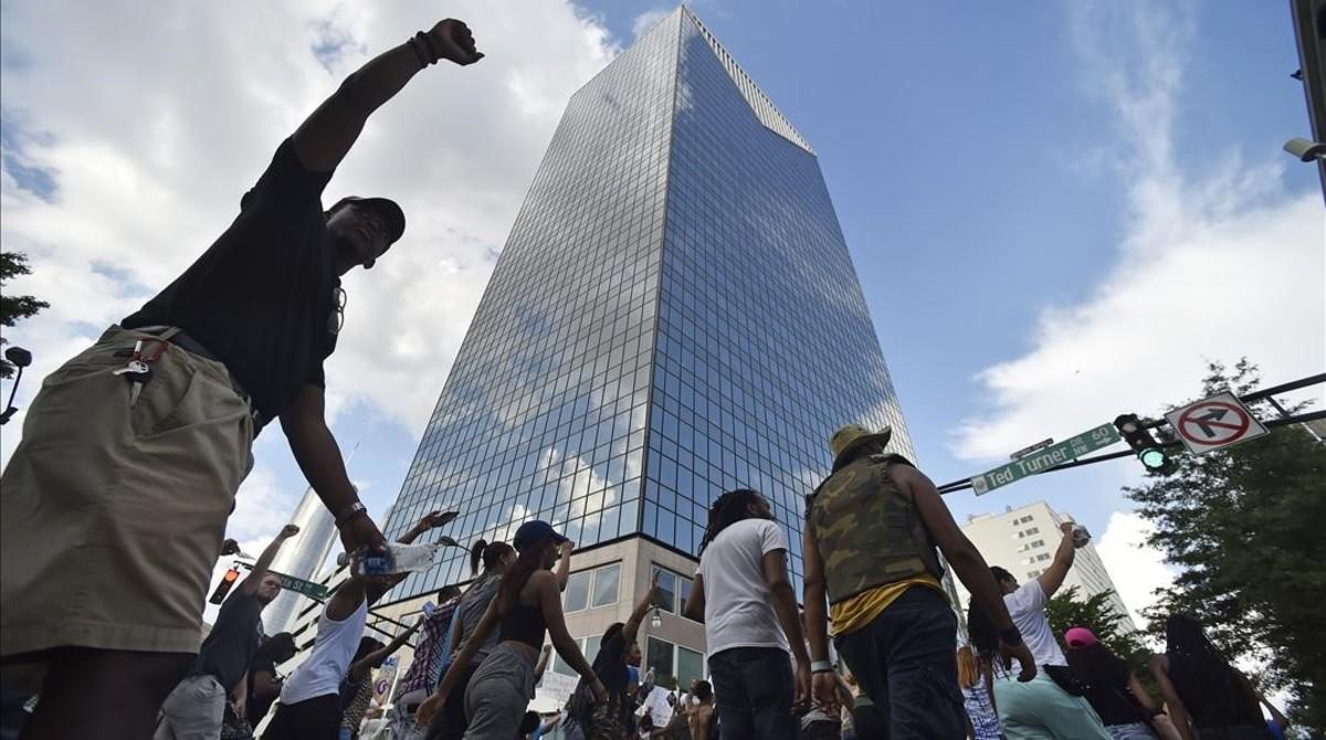 mbenach34633243 demonstrators march through downtown atlanta to protest the 160709184153