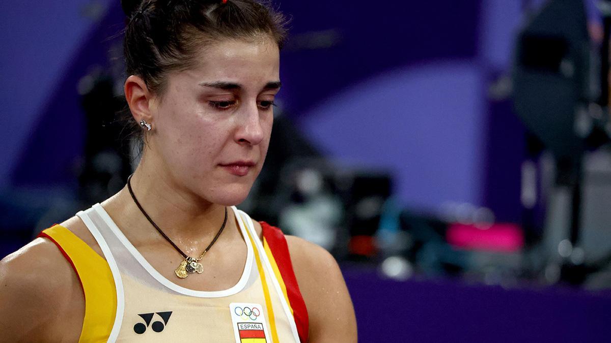 Carolina Marín tras abandonar la semifinal de bádminton de los Juegos olímpicos de París, lesionada en la rodilla derecha.