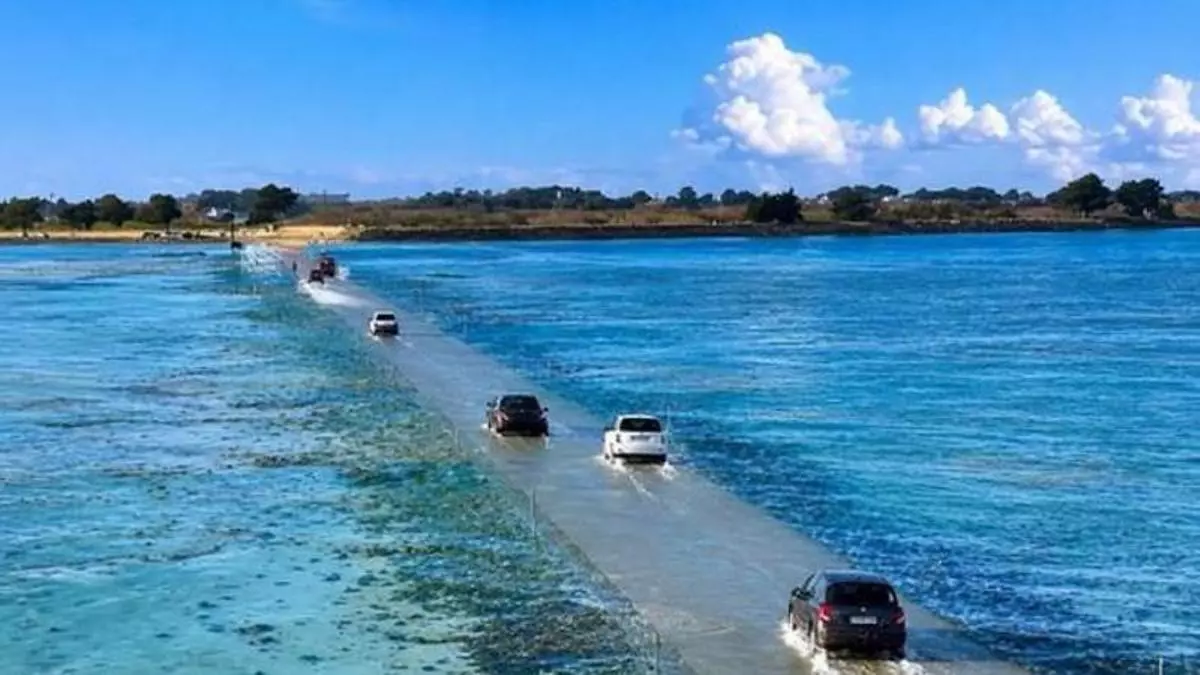Esta carretera desaparece si sube la marea