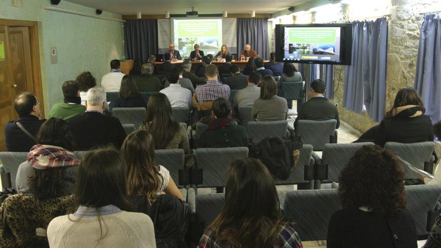 Jornada de divulgación ambiental celebrada en la sede del Ceida, en Oleiros. |  LOC