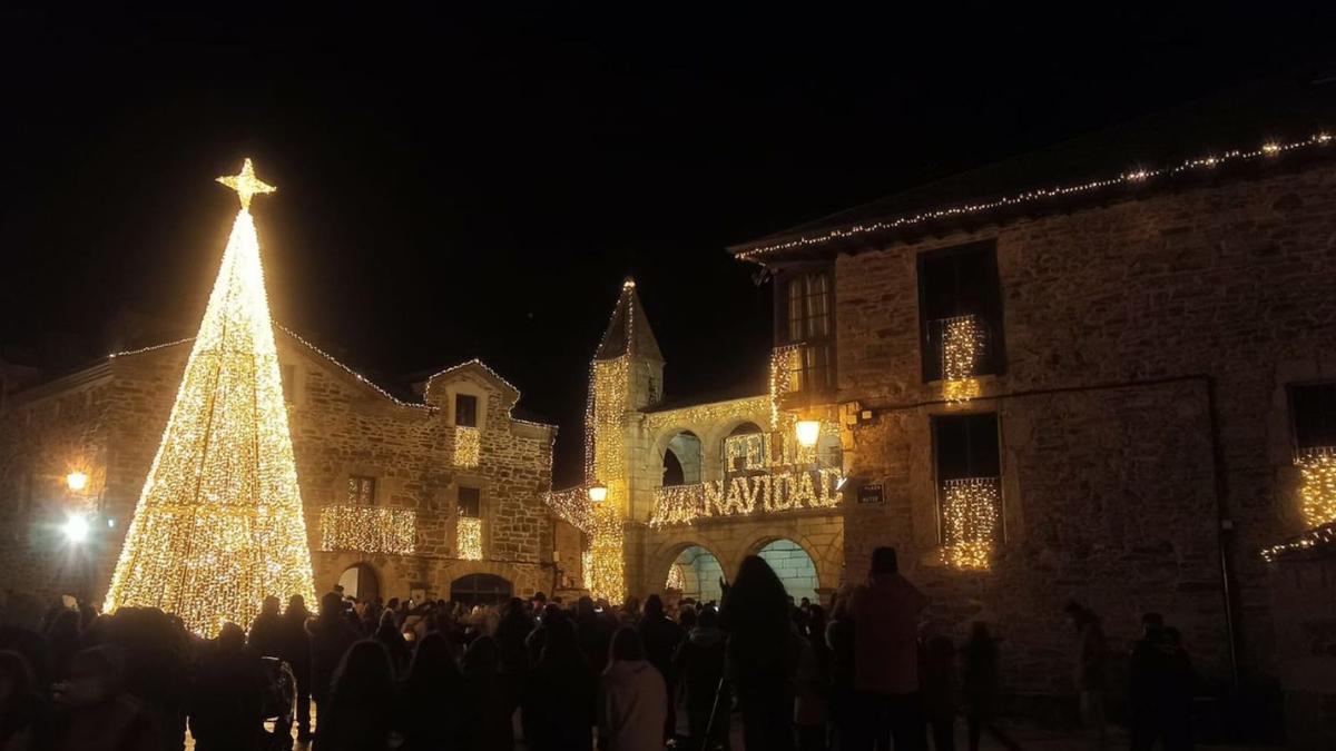 El nuevo cartel de feliz navidad. | Ayuntamiento de Puebla de Sanabria