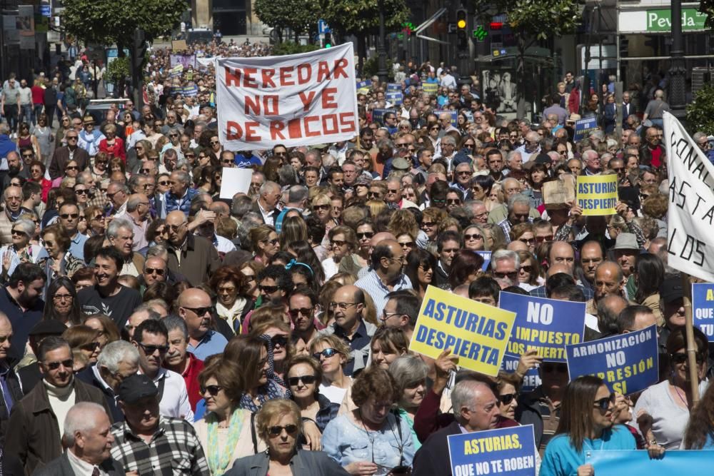 Miles de personas piden la eliminación del impuesto de sucesiones en Asturias