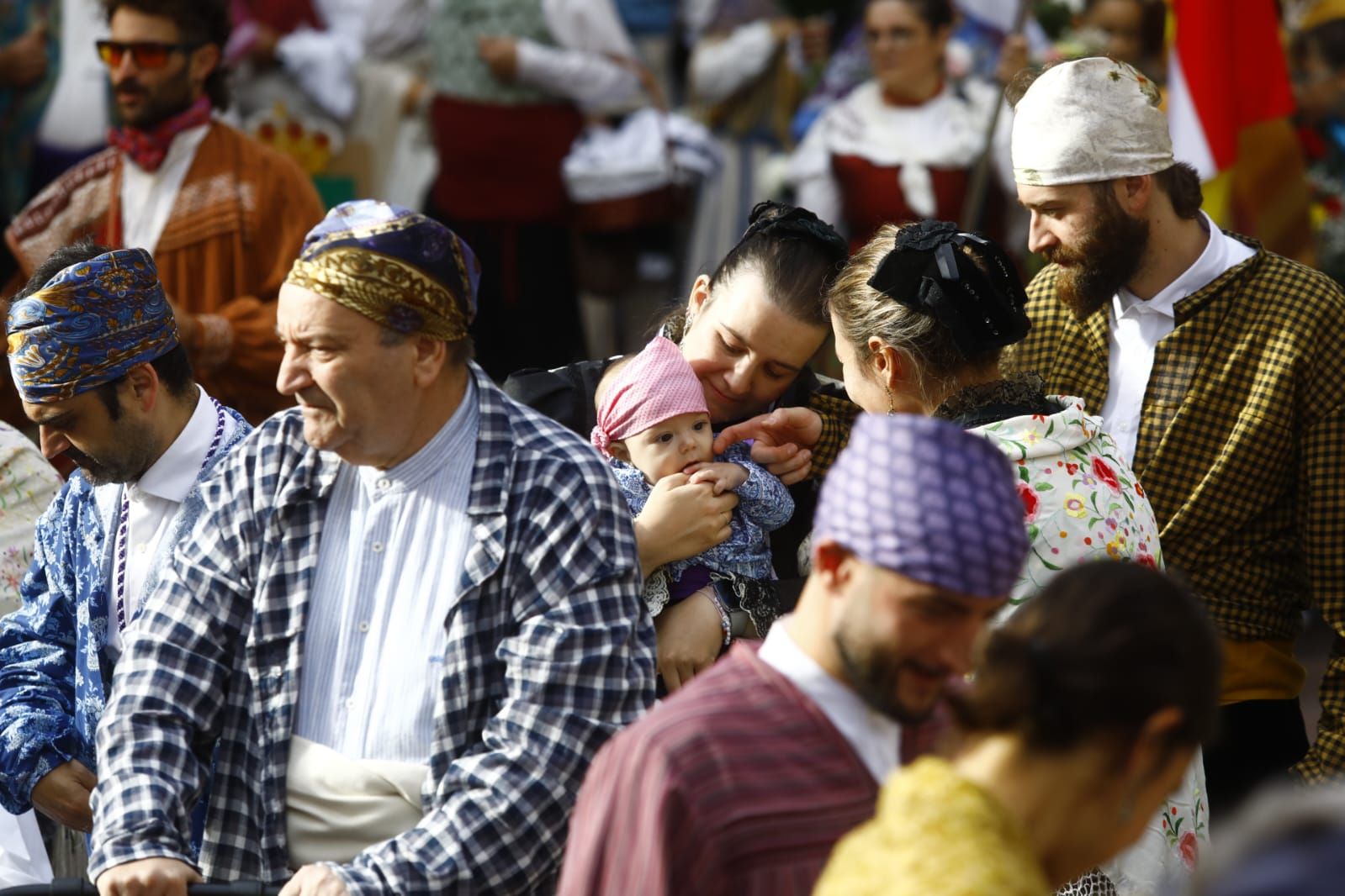 En imágenes | Zaragoza vive su día grande con la Ofrenda de Flores a la Virgen del Pilar