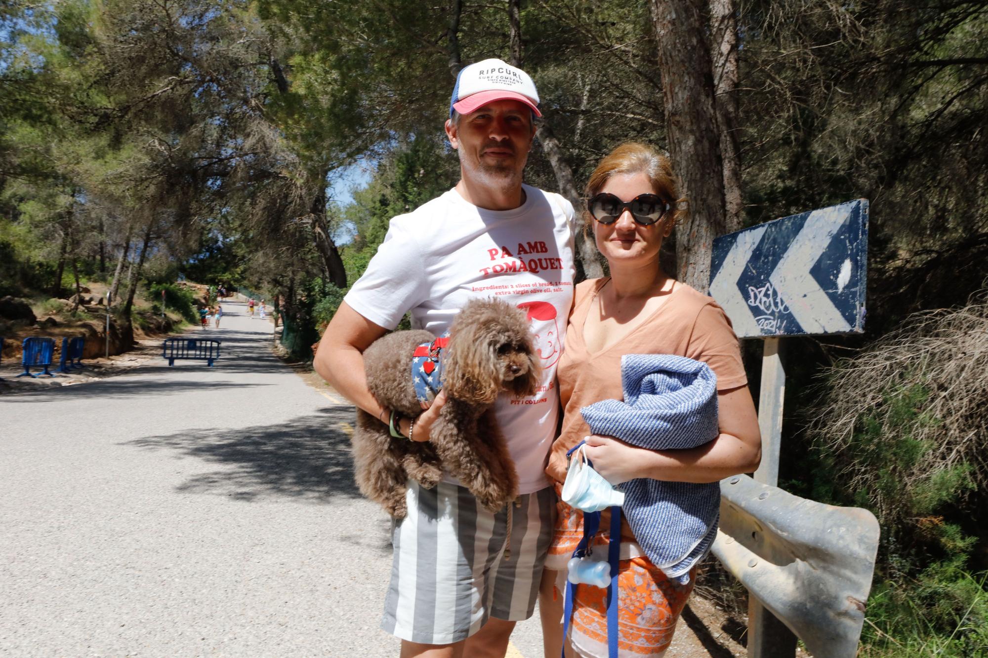 Primer día del servicio de autobús a Cala Salada