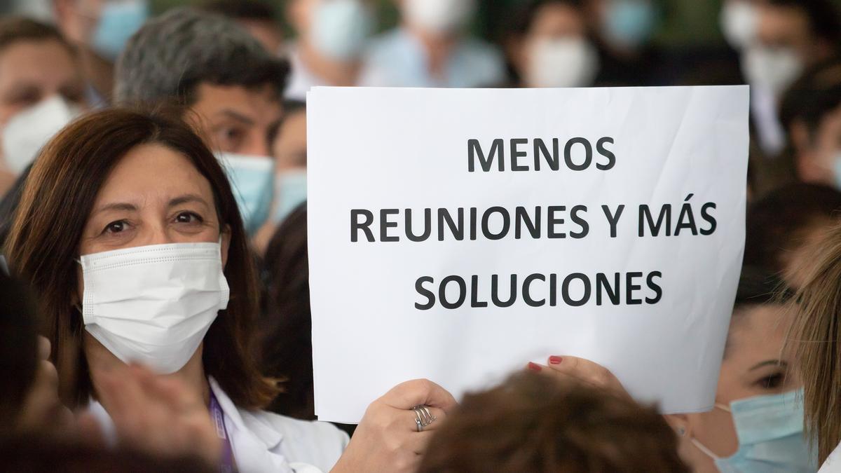 Una de las últimas protestas de sanitarios a las puertas de Urgencias del Hospital Universitario de Torrevieja