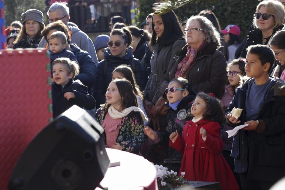 Los Reyes Magos llegan a Murcia repartiendo Roscón