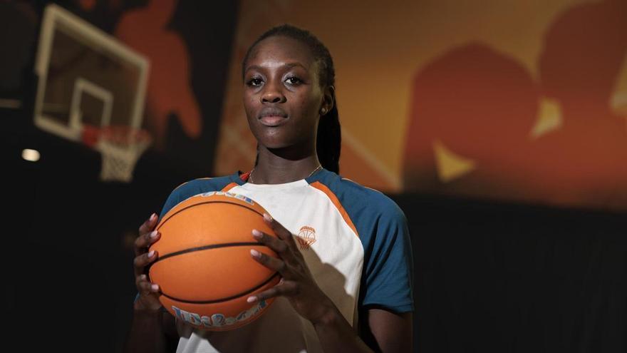 Awa Fam: El precoz viaje que empezó en Senegal y continuará en Seattle