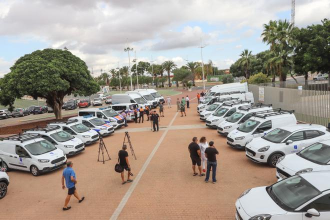 Presentación de la nueva flota de vehículos del Ayuntamiento de Torrevieja (agosto de 2022)