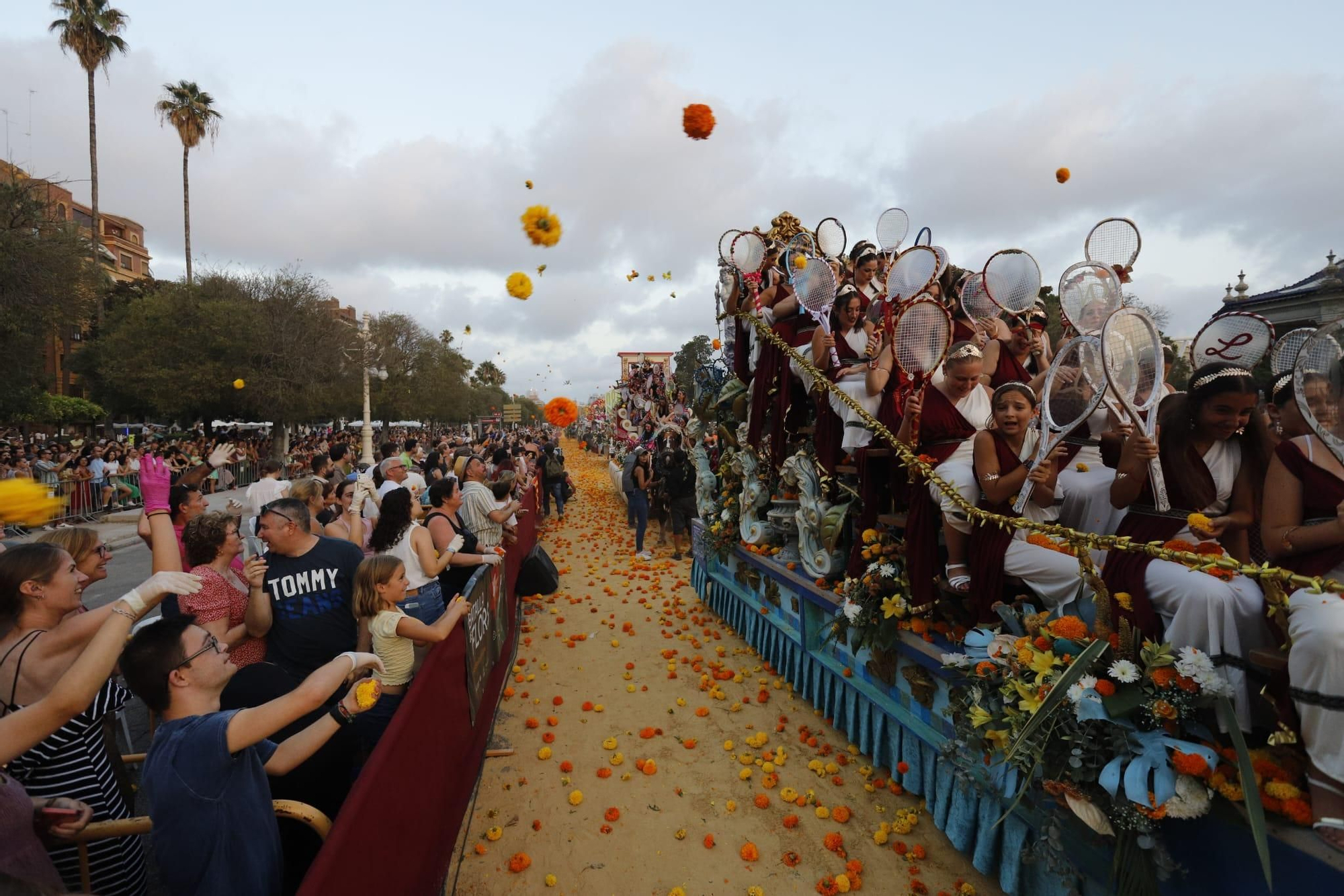 Así ha sido la Batalla de Flores en València 2024