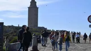 Semana Santa en A Coruña: los visitantes llenan los rincones más emblemáticos de la ciudad