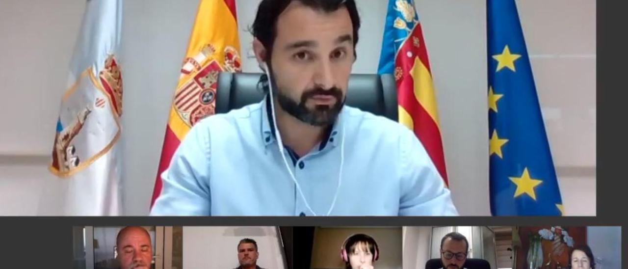 Imagen del pleno ordinario por videoconferencia ayer jueves en Torrevieja