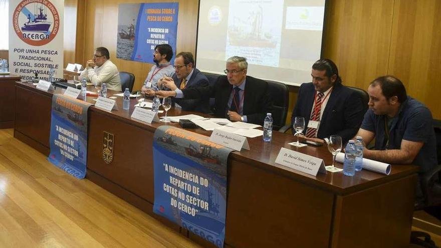 De izquierda a derecha: Juan Valiela, Xiao Recio, Rafael Centenera, Jaime Rodríguez-Arana, Jorge Buján y Daniel Simes, ayer en el acto celebrado en A Coruña. // Queiruga / Roller