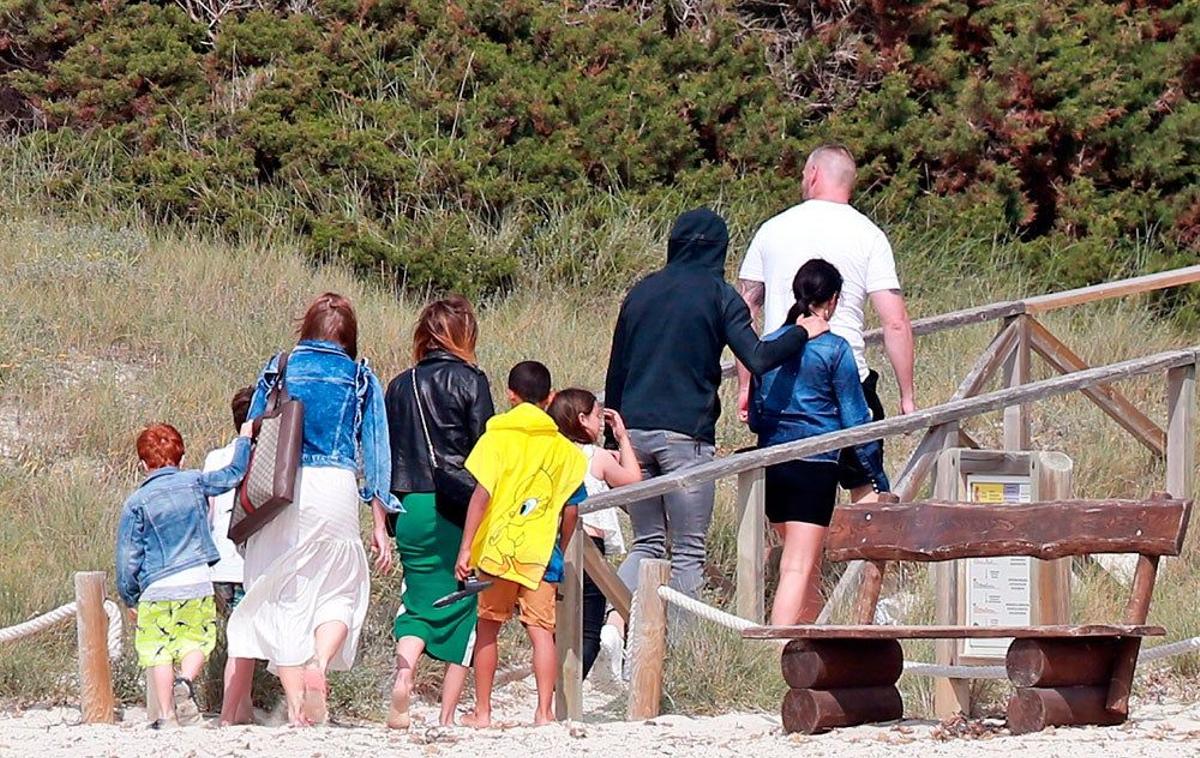 Cristiano Ronaldo, acompañado de Georgina Rodríguez, su hijo CR Jr y amigos en Ibiza